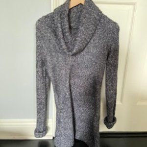 BCBGMaxazria Grey sweater dress scoop-neck